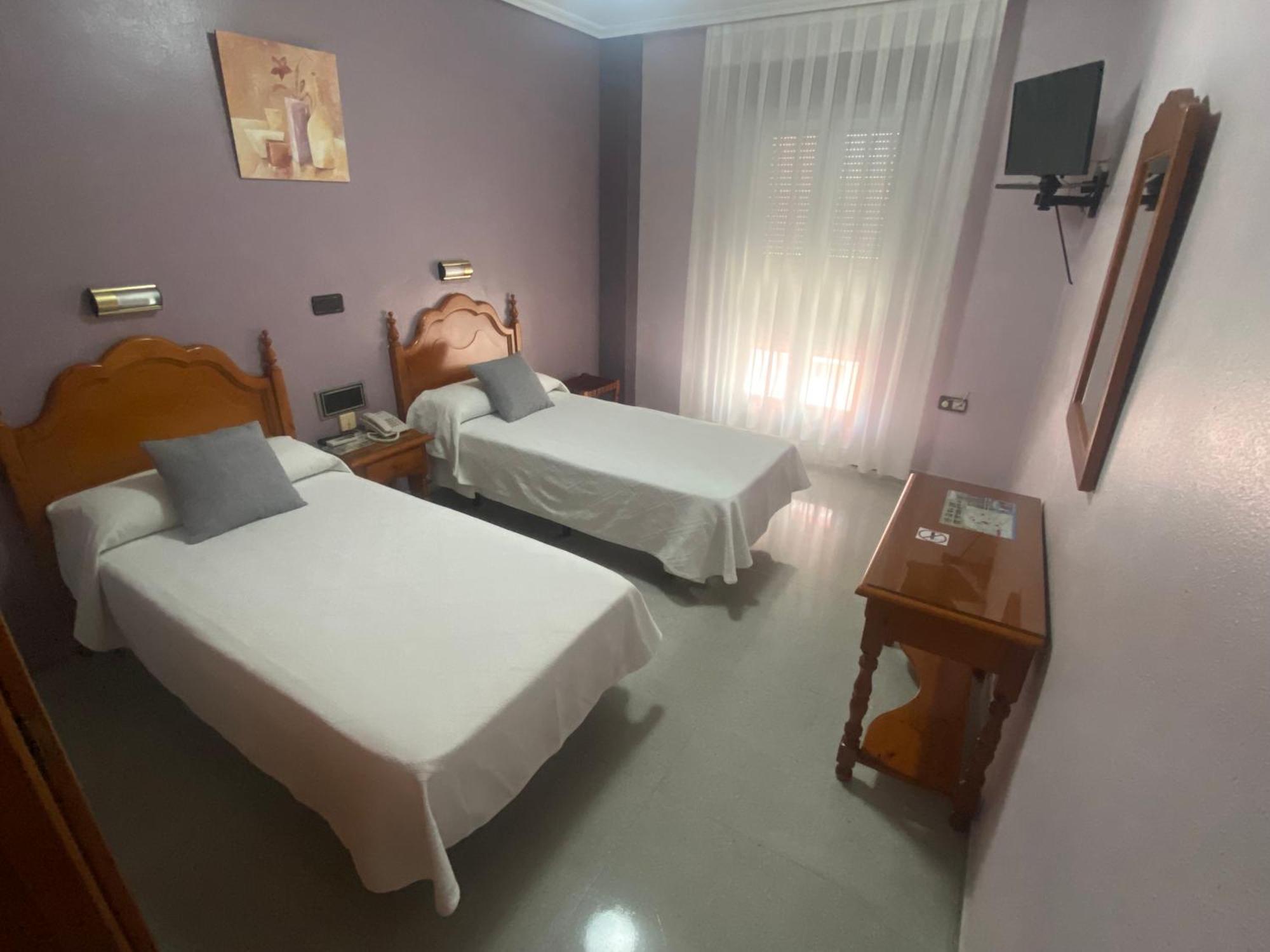 Hotel Lusitania, Centro Ciudad, Parking Privado Мерида Номер фото